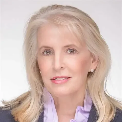 Laura Moss (R)